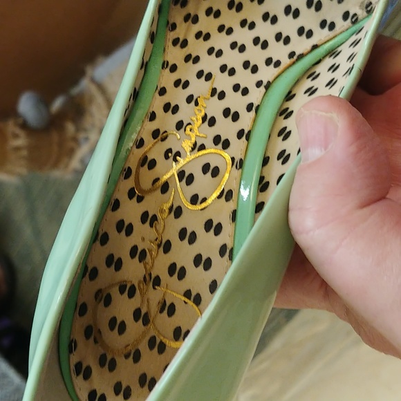 Jessica Simpson size 7b. 4" mint green pumps. - Picture 4 of 4